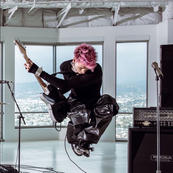 Meet your Posher, Bri - Picture 1 of 1